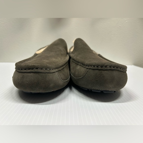 UGG MEN'S ASCOT GRAY SUEDE‎ SLIPPER US SIZE 8 NWOT - Picture 7 of 9